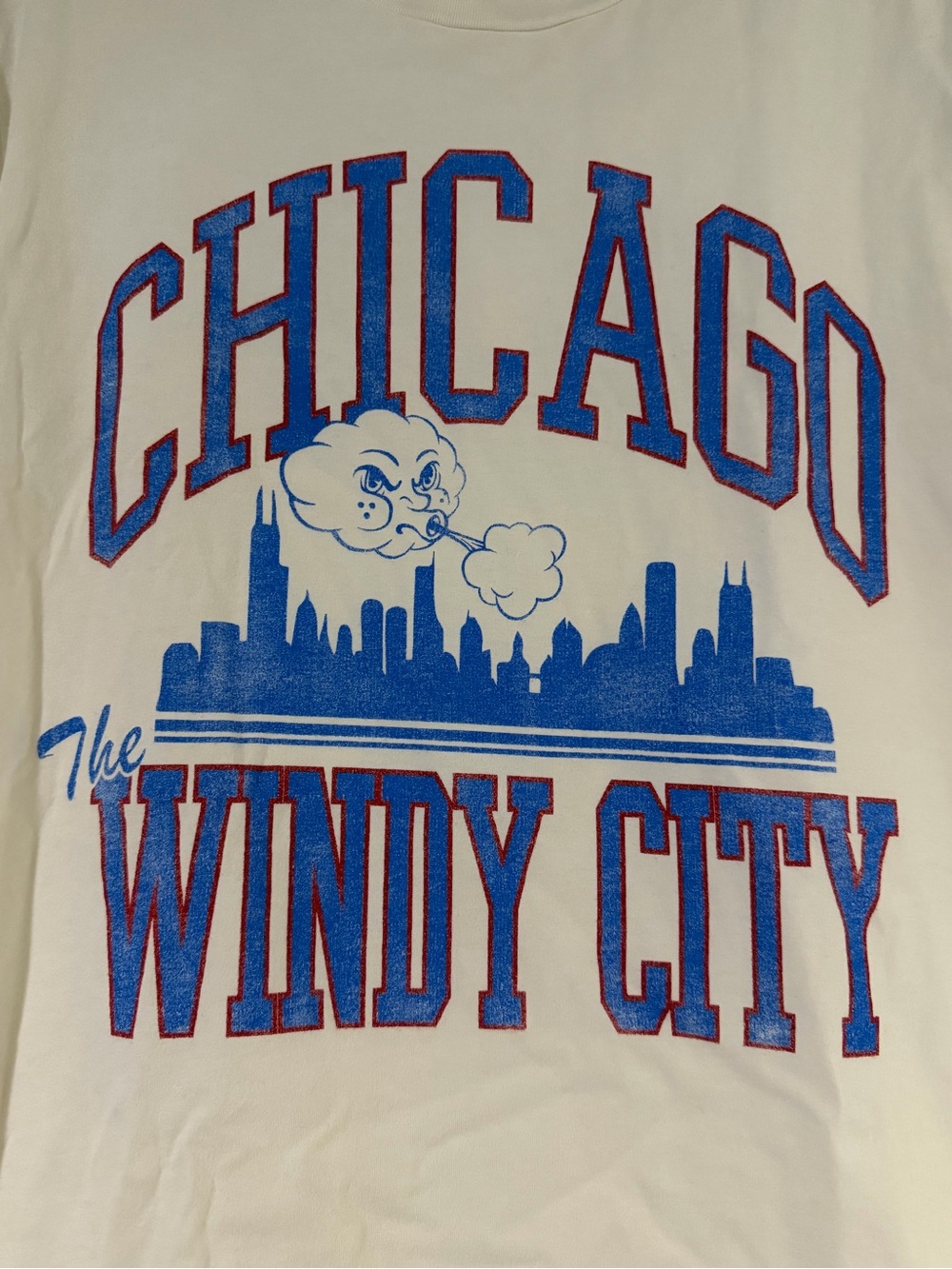 Hollister Chicago t shirt 🌬️ - Picture 3 of 5